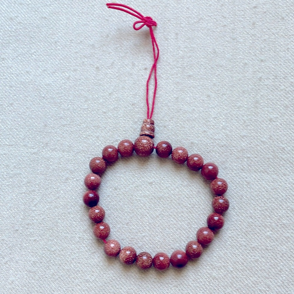 Bracelet. Adjustable.